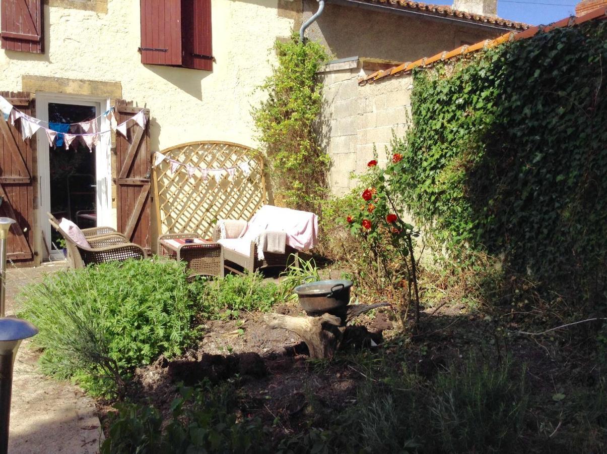 Homestay Arrabella Availles-Limouzine Exteriér fotografie