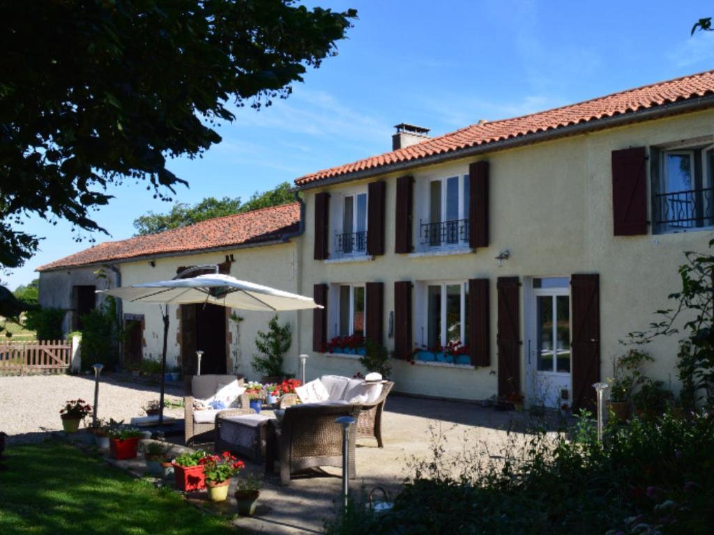 Homestay Arrabella Availles-Limouzine Exteriér fotografie